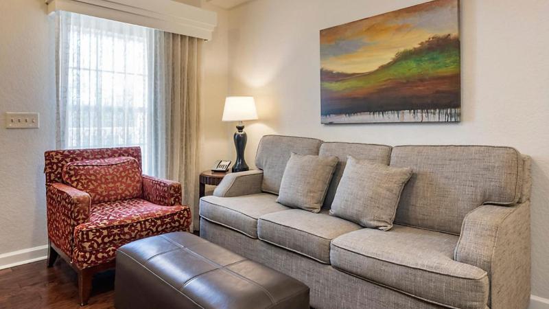 One-Bedroom Suite image 4