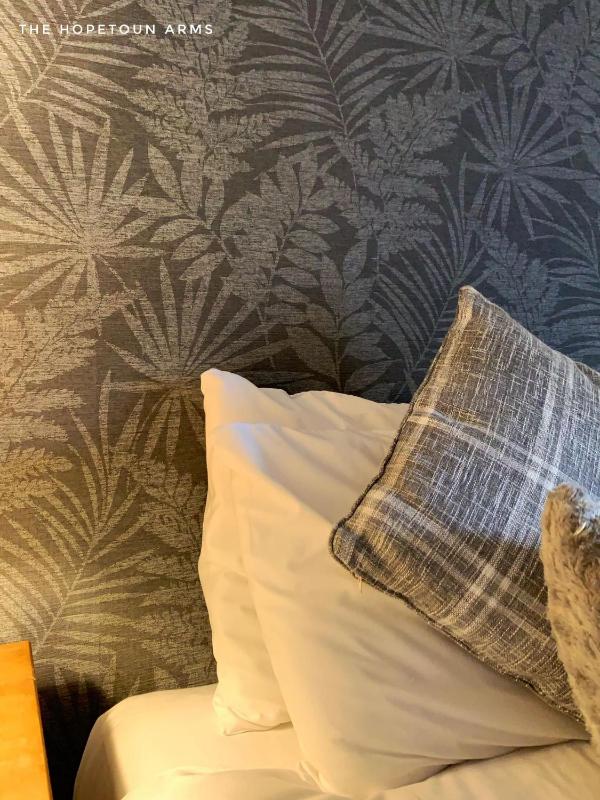 Deluxe Twin Room image 3