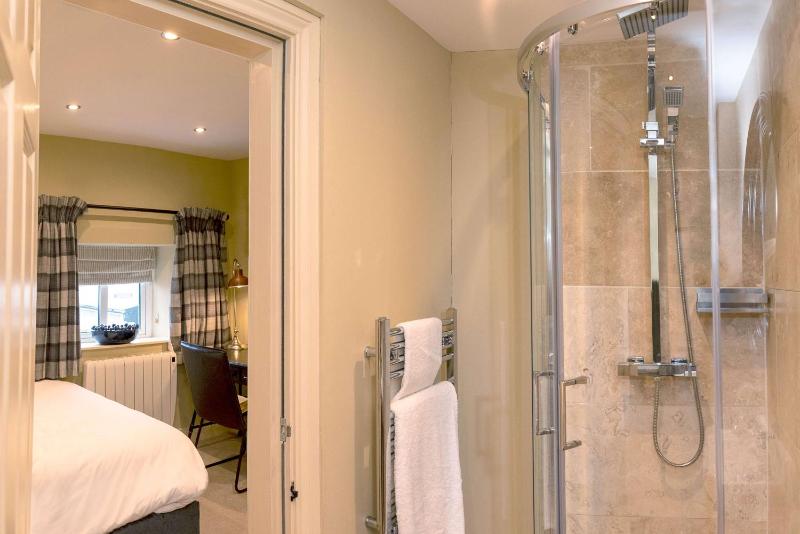 Small Double Room image 2