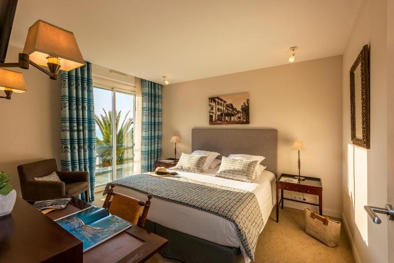 Club Double or Twin Room image 3