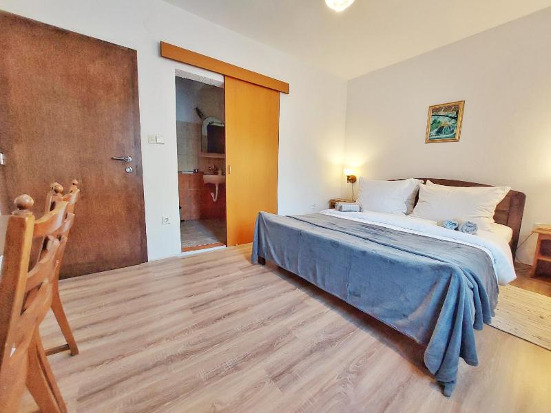 Double Room with Private Bathroom image 4