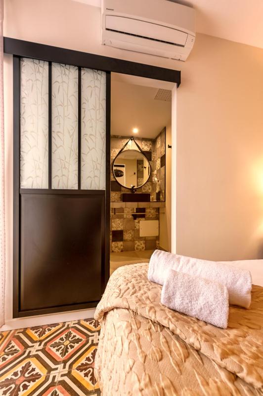 Double Room image 3