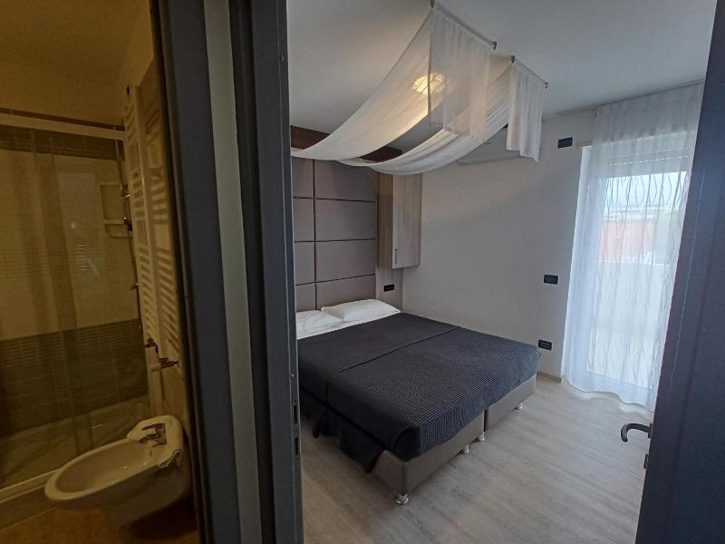 Junior Suite with Balcony image 4