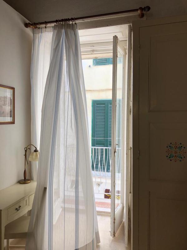 Quadruple Room with Balcony image 4