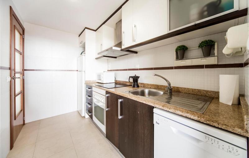 Awesome Apartment In Oropesa Del Mar With Sauna - image 23