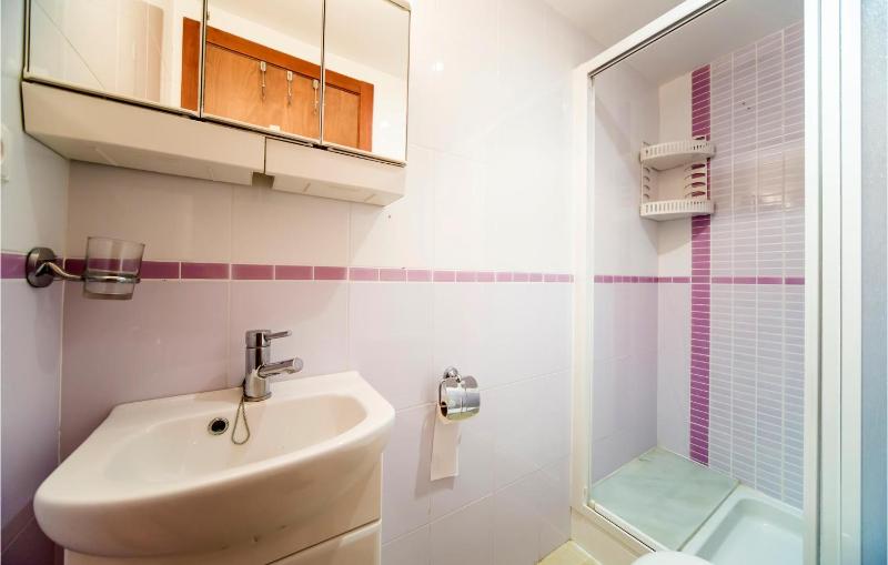 Awesome Apartment In Oropesa Del Mar With Sauna - image 24