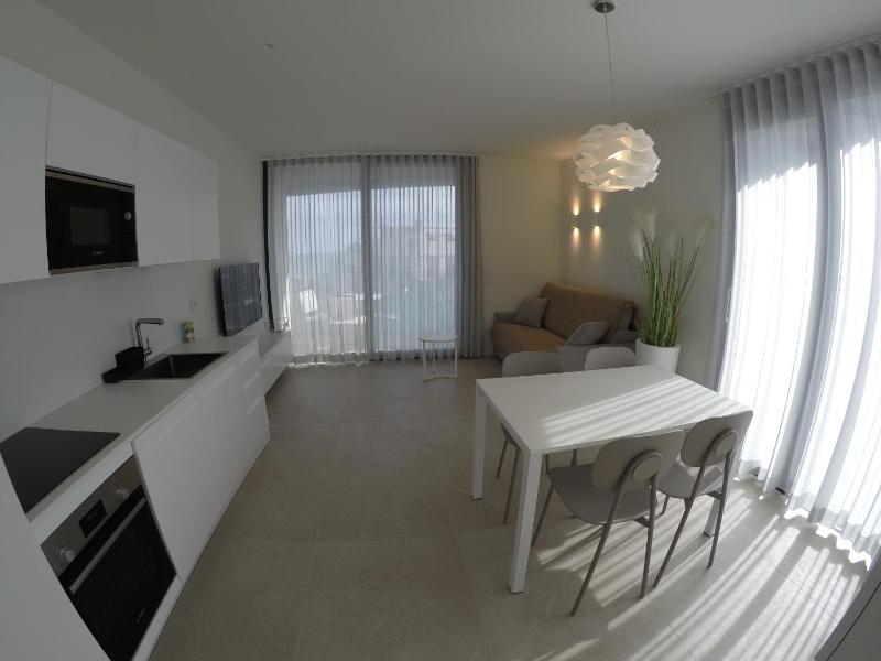 Suite Serenissima bilocale con terrazzo frontemare - Agenzia Cocal - image 6
