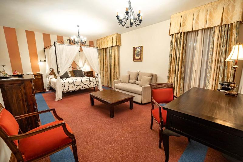 Junior Suite (2 Adults) image 1