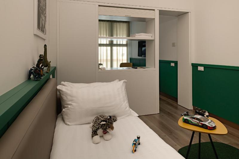 Standard Triple Room image 3