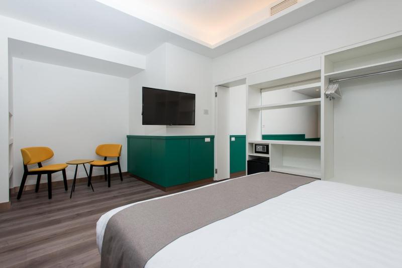 Standard Quadruple Room image 4