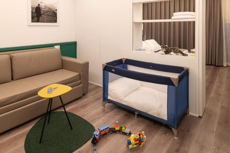 Standard Quadruple Room image 2