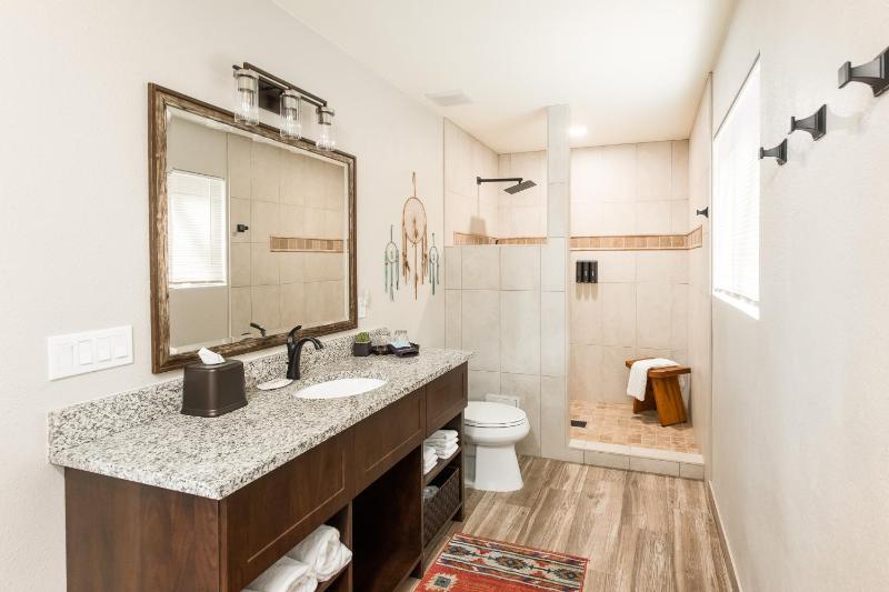 Whispering Creek Bed & Breakfast - image 35