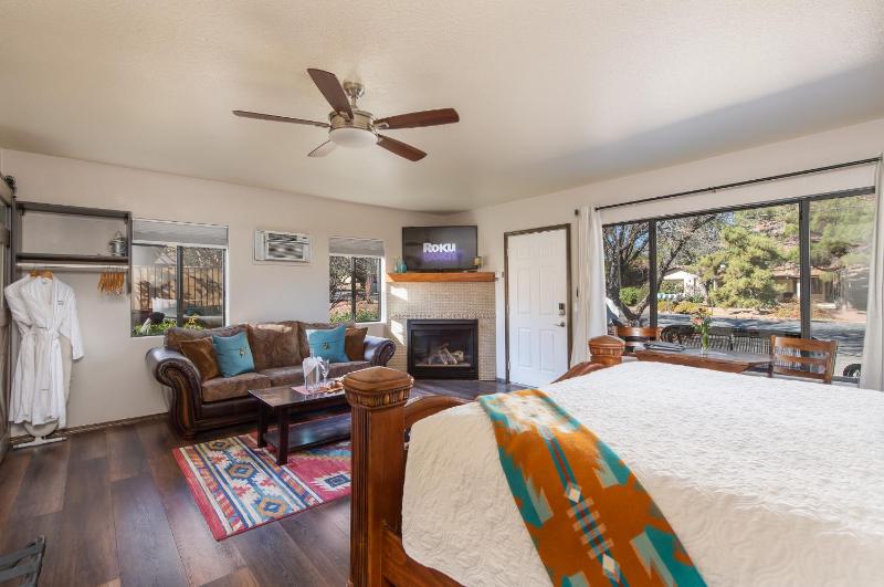 Whispering Creek Bed & Breakfast - image 29