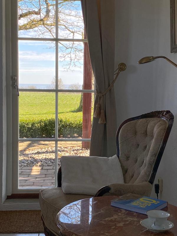 Superior Suite with Sea View image 3