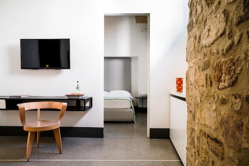 Suite image 4