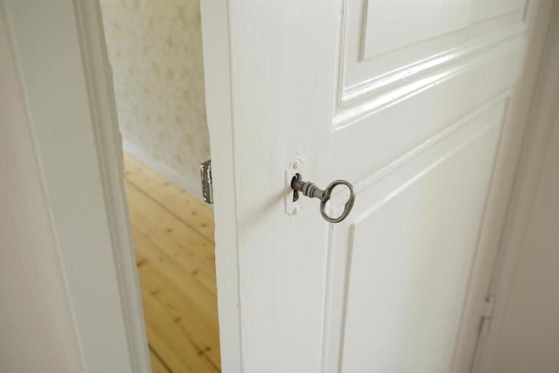 Large Two-Bedroom House image 2