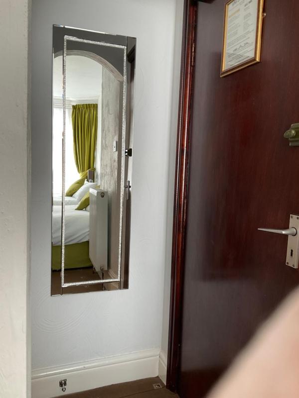 Superior Family Room (2 Adults + 2 Children) image 4