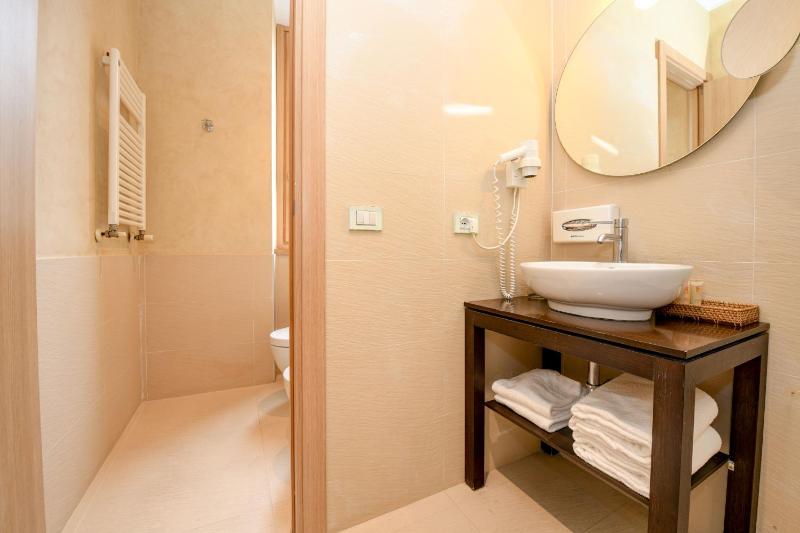 Triple Room image 3