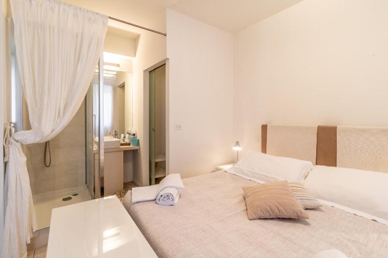 Comfort Double Room image 4