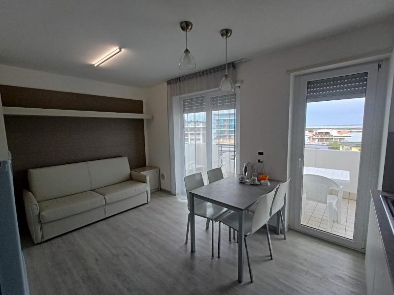 Two-Bedroom Apartment (4 Adults + 2 Children) image 3