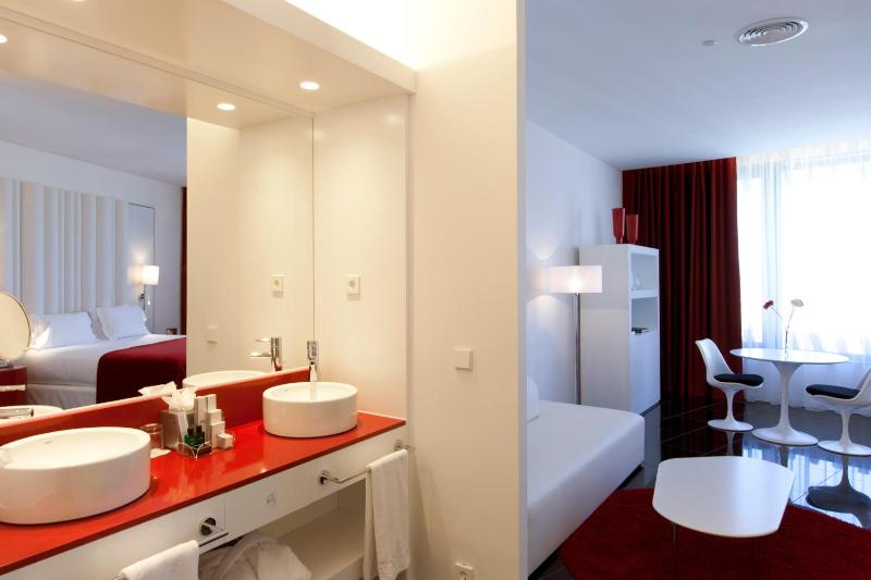 Premium Double or Twin Room image 4