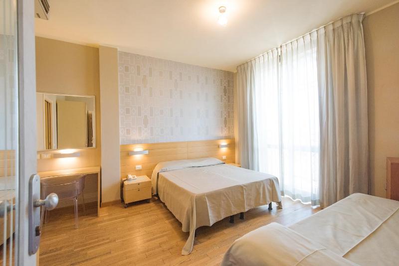 Triple Room image 4