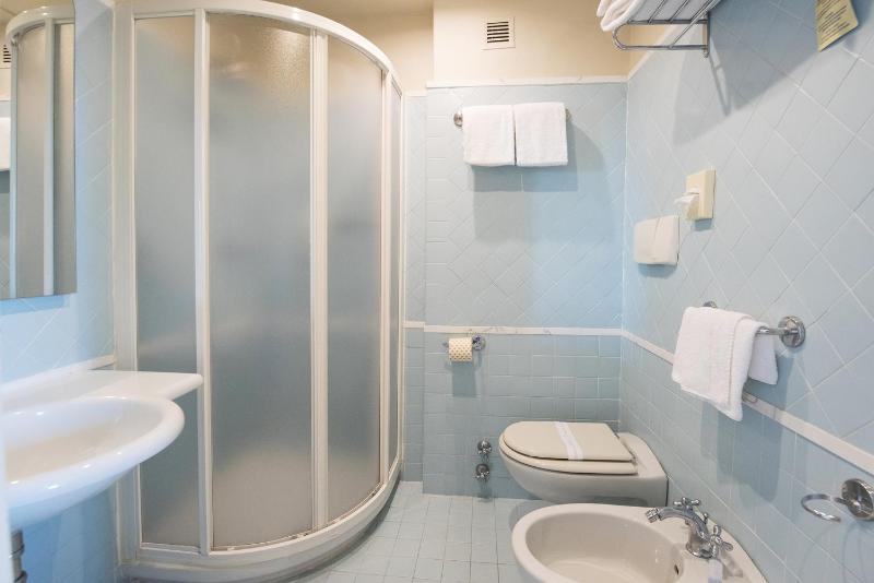 Double Room with Sea View image 2