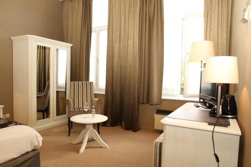 Classic Single Room image 3