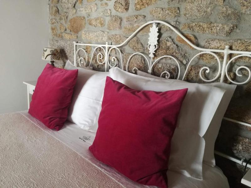 One-Bedroom Apartment image 1