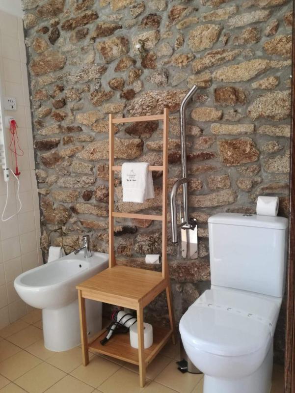One-Bedroom Apartment image 3