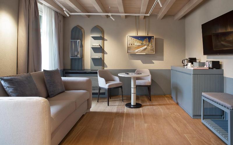 Superior Suite image 1