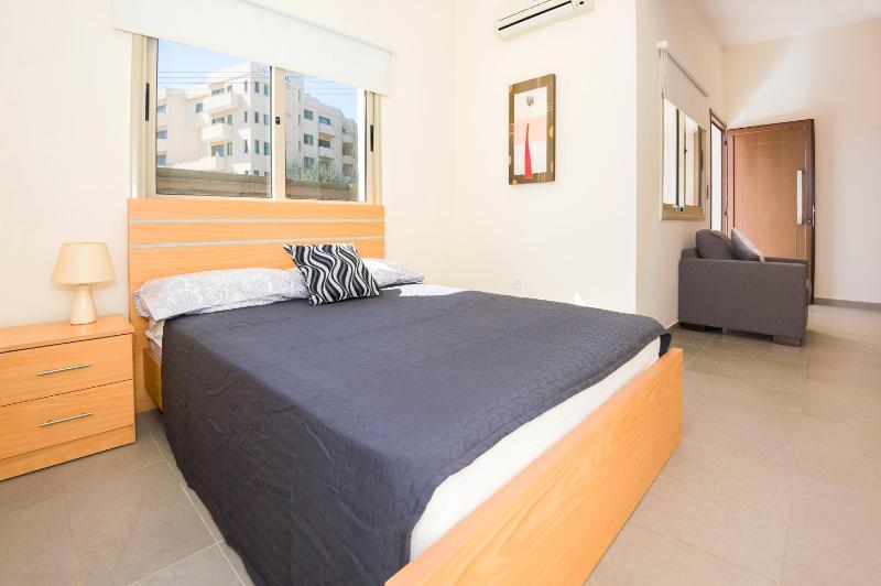 Bowker Apartment - image 7
