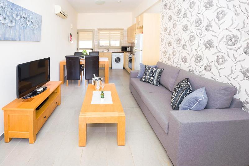 Bowker Apartment - image 10