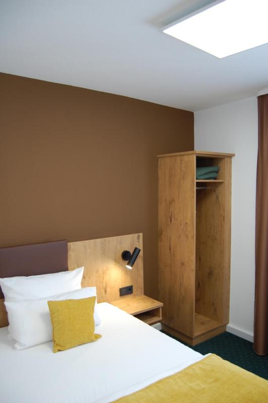 Comfort Single Room image 3