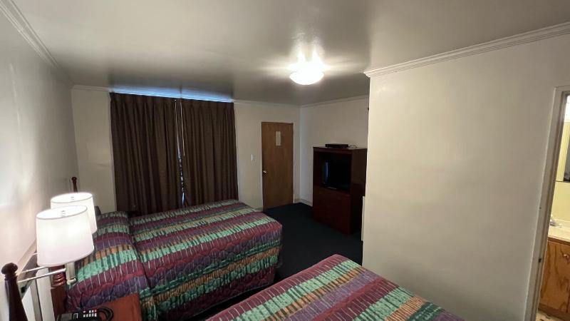 Double Room image 4