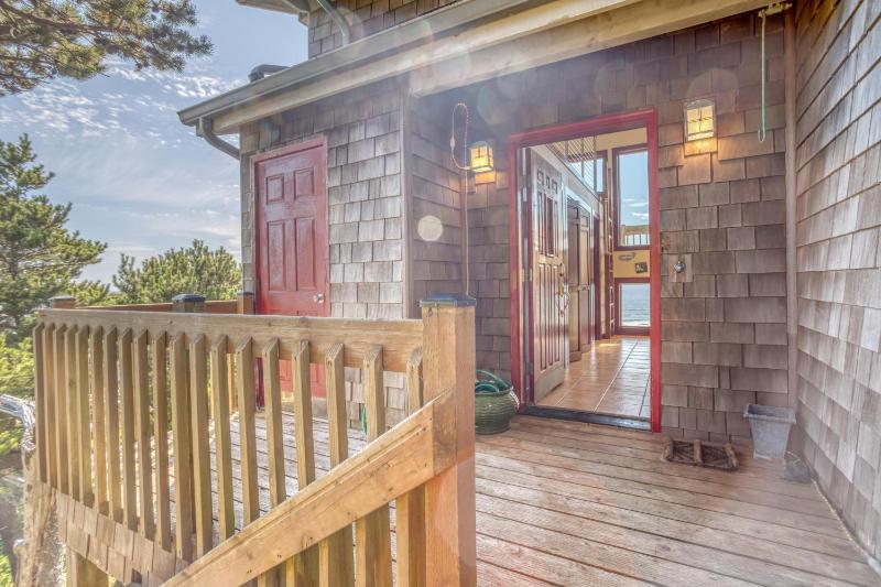 A Beach Treehouse - image 23