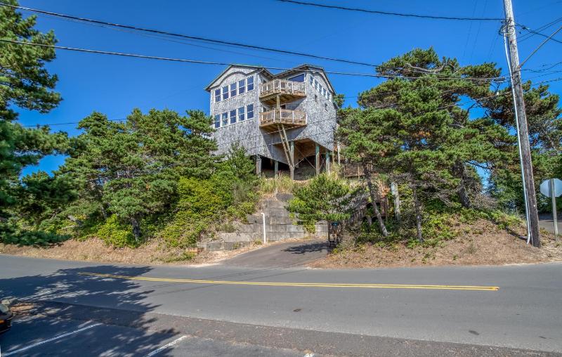 A Beach Treehouse - image 7