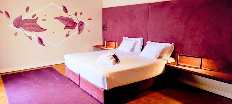 Deluxe Twin Room image 2