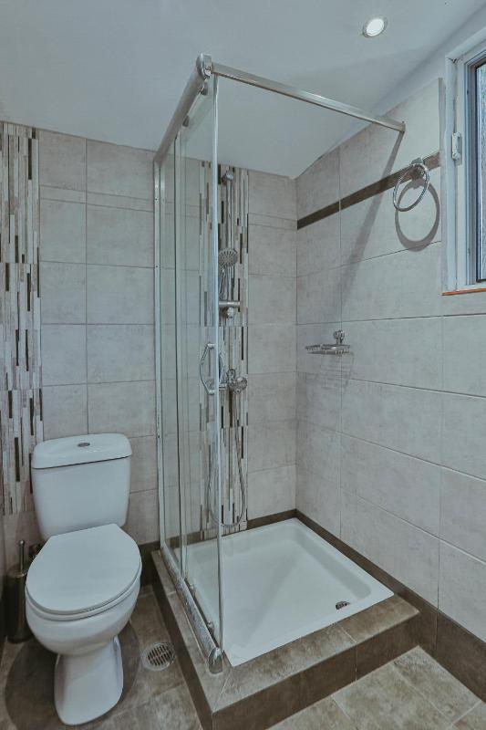 Small Double Room image 2