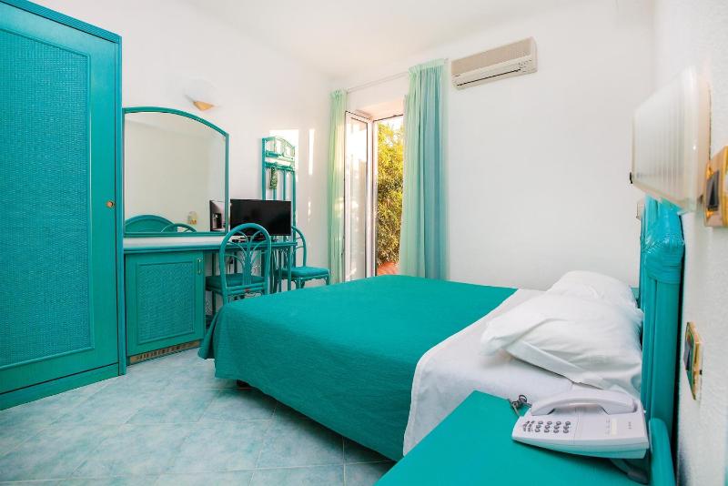 Single Room image 2
