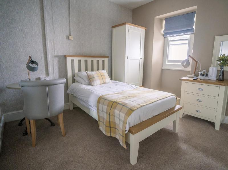 Single Room image 2