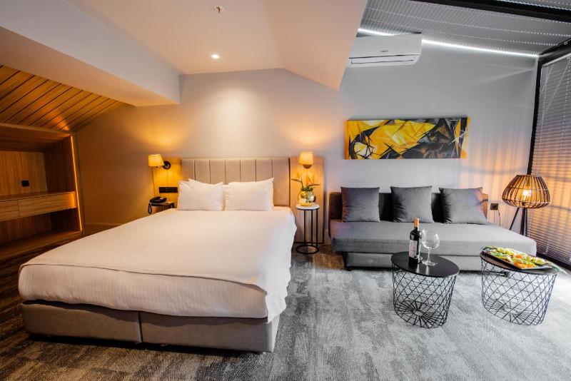 Superior Double Room image 2