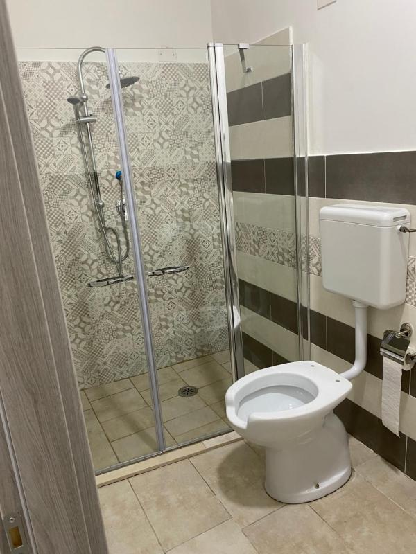 Single Room image 3