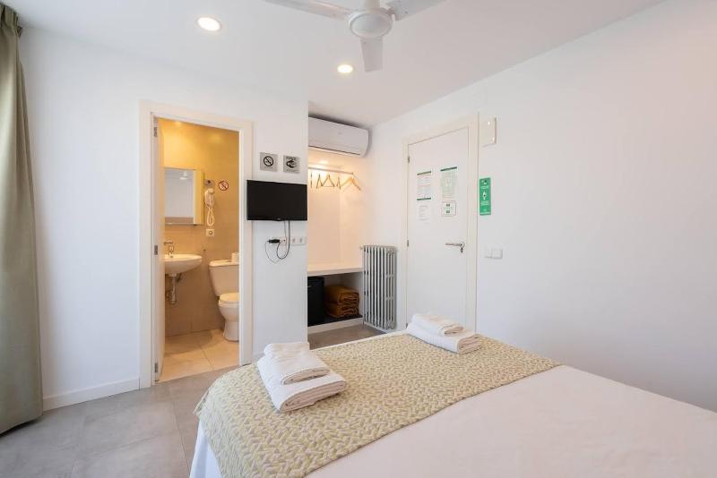 Budget Double Room image 1
