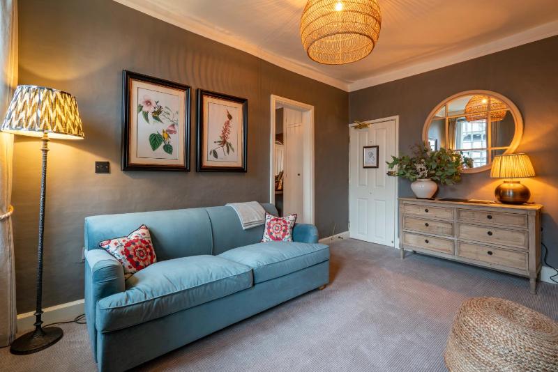 Classic Twin Room Friary - Annex image 3