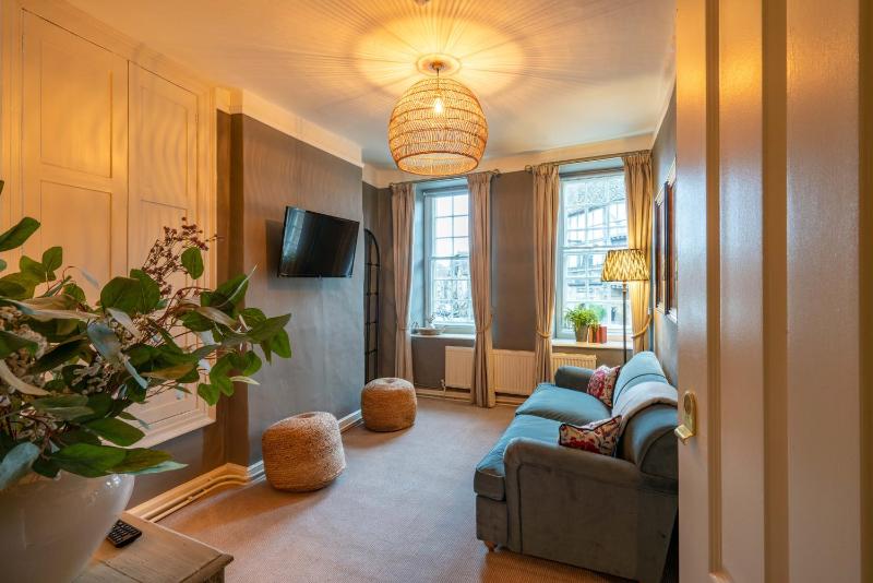 Classic Twin Room Friary - Annex image 2