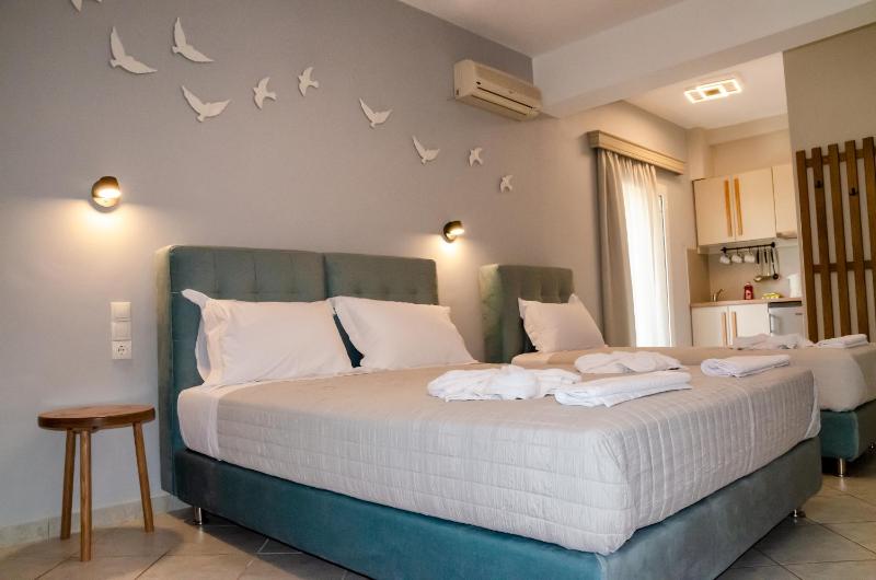 Triple Room with Terrace image 4