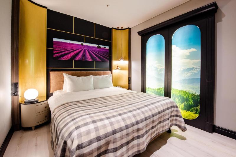 Budget Double Room image 4