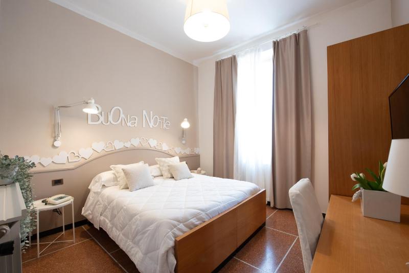 Double or Twin Room image 3
