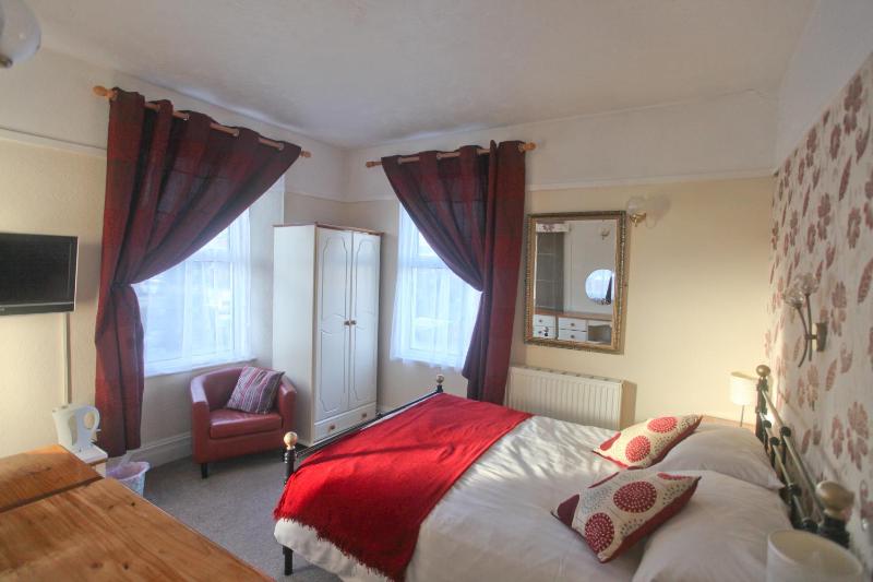 Double Room with Private Bathroom image 3